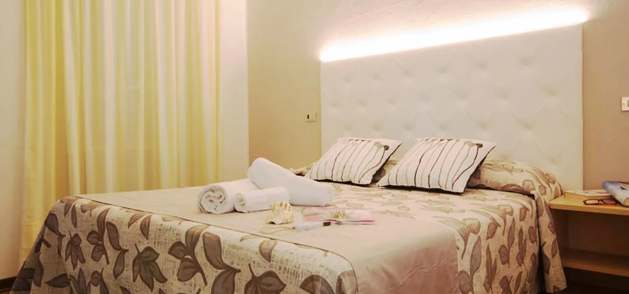 Hotel Sandra 리미니